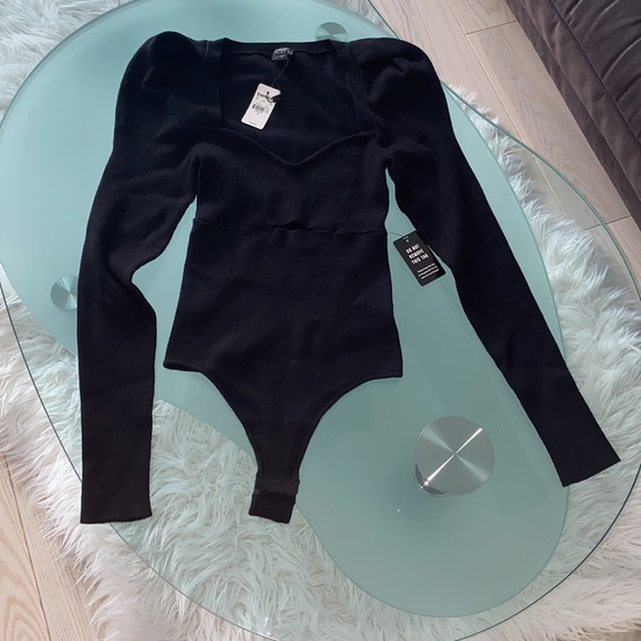 🎉Host Pick! NWT! EXPRESS Ribbed Puff Shoulder Cutout Sweater Thong Bodysuit - Picture 8 of 10